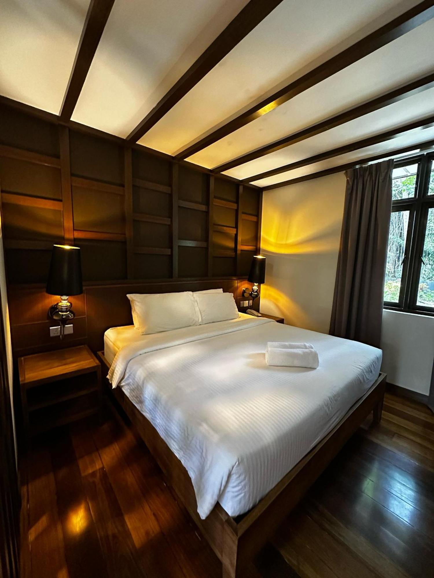 Beach Resort - Arwana Perhentian Besar Kampung Kuala Besut Exterior photo