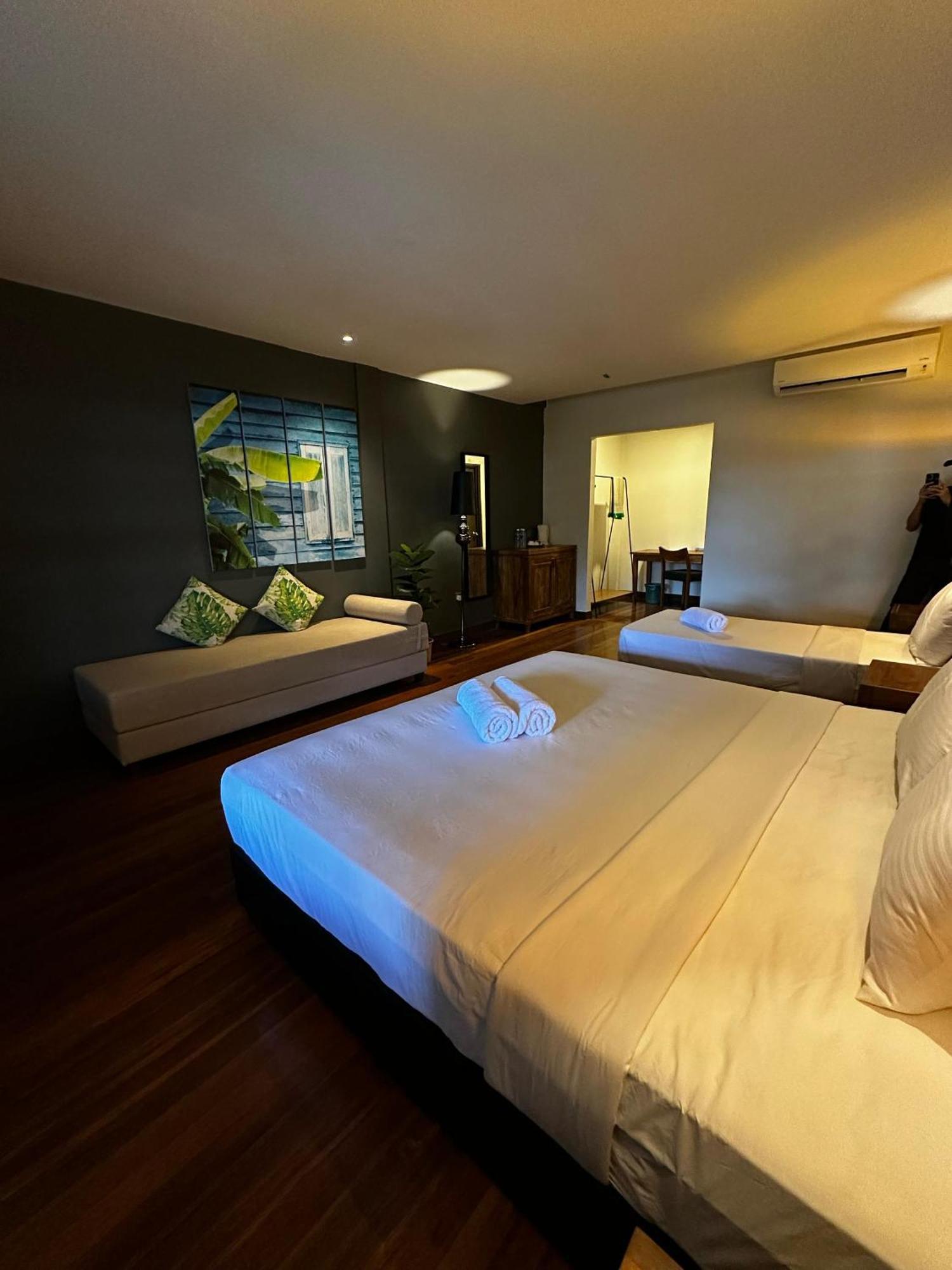 Beach Resort - Arwana Perhentian Besar Kampung Kuala Besut Exterior photo