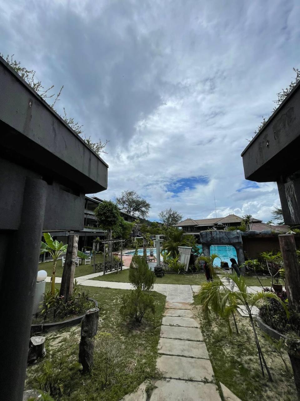 Beach Resort - Arwana Perhentian Besar Kampung Kuala Besut Exterior photo