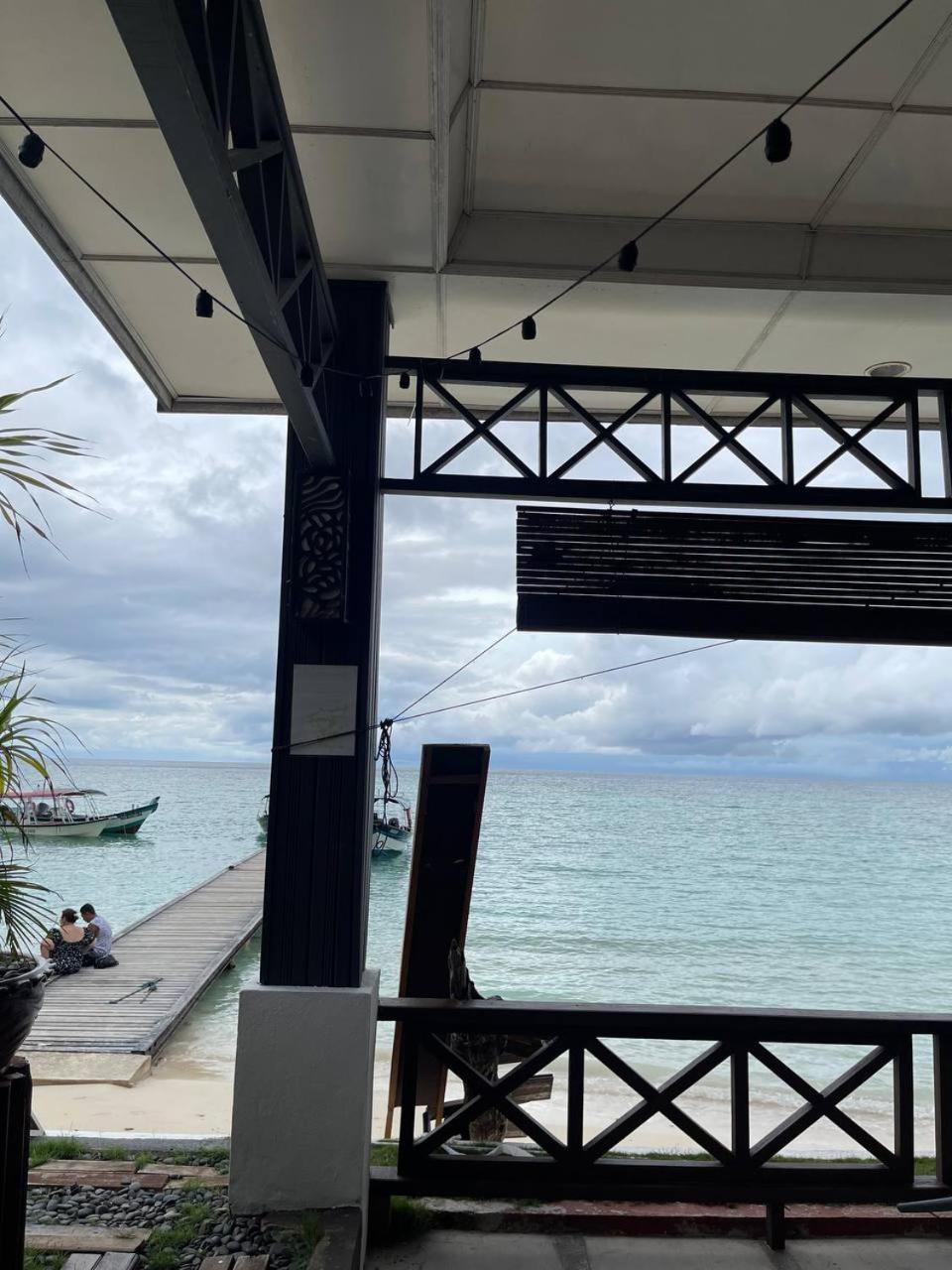 Beach Resort - Arwana Perhentian Besar Kampung Kuala Besut Exterior photo